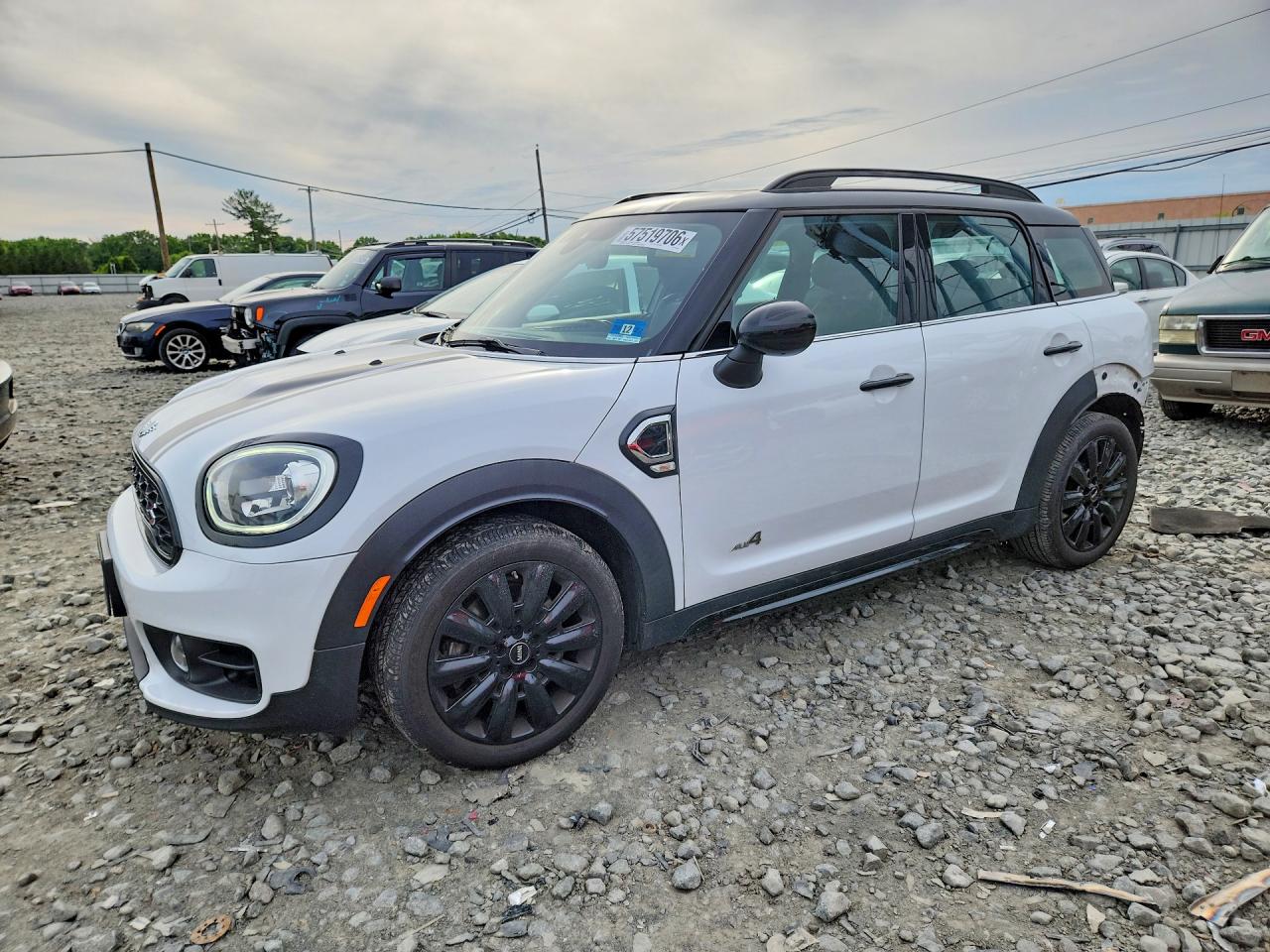 2019 MINI Countryman Cooper S, VIN WMZYT5C51K3G92059 — Зад
