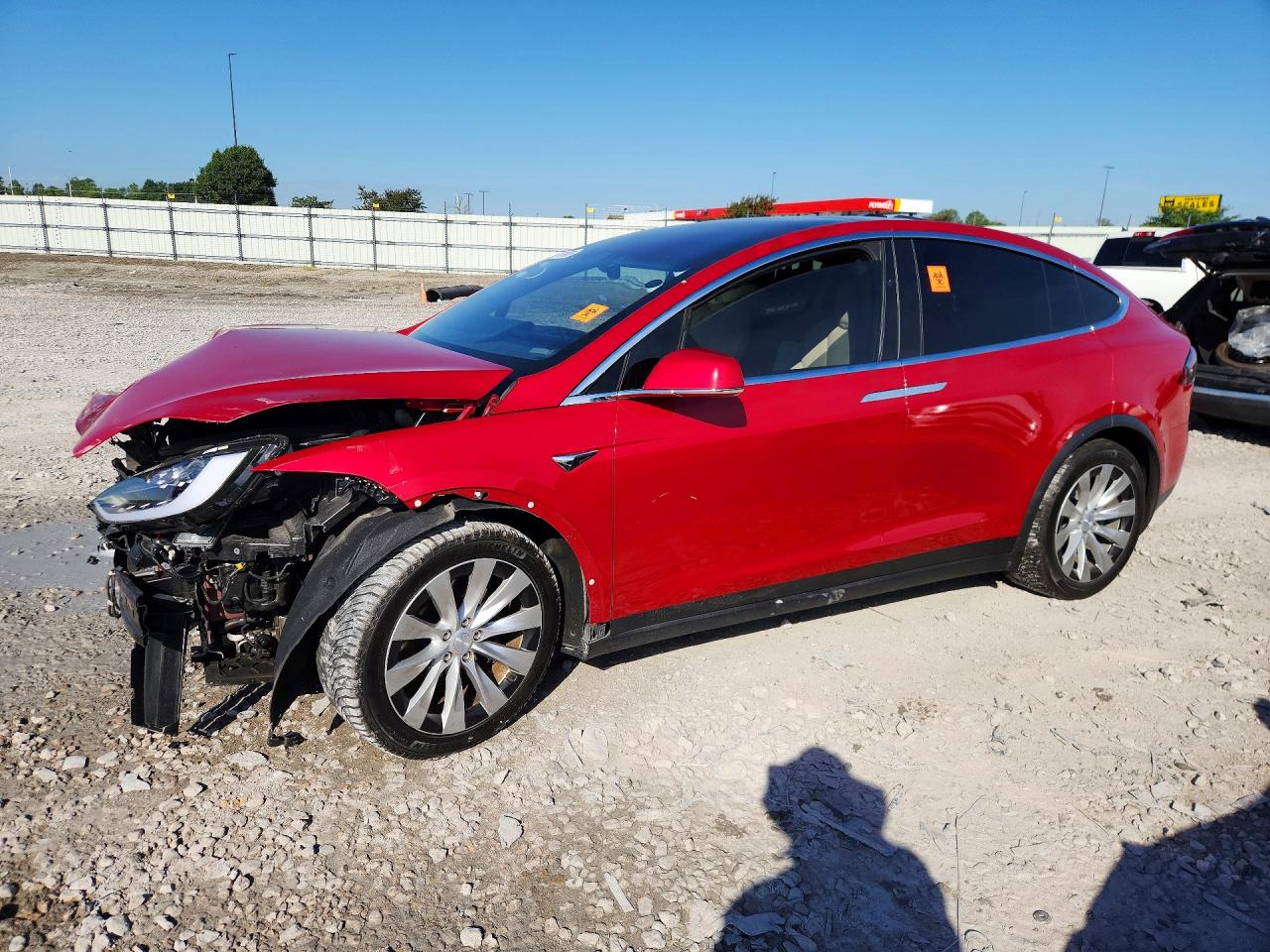 2020 Tesla Model X Long Range, VIN 5YJXCDE21LF248626 — Front end