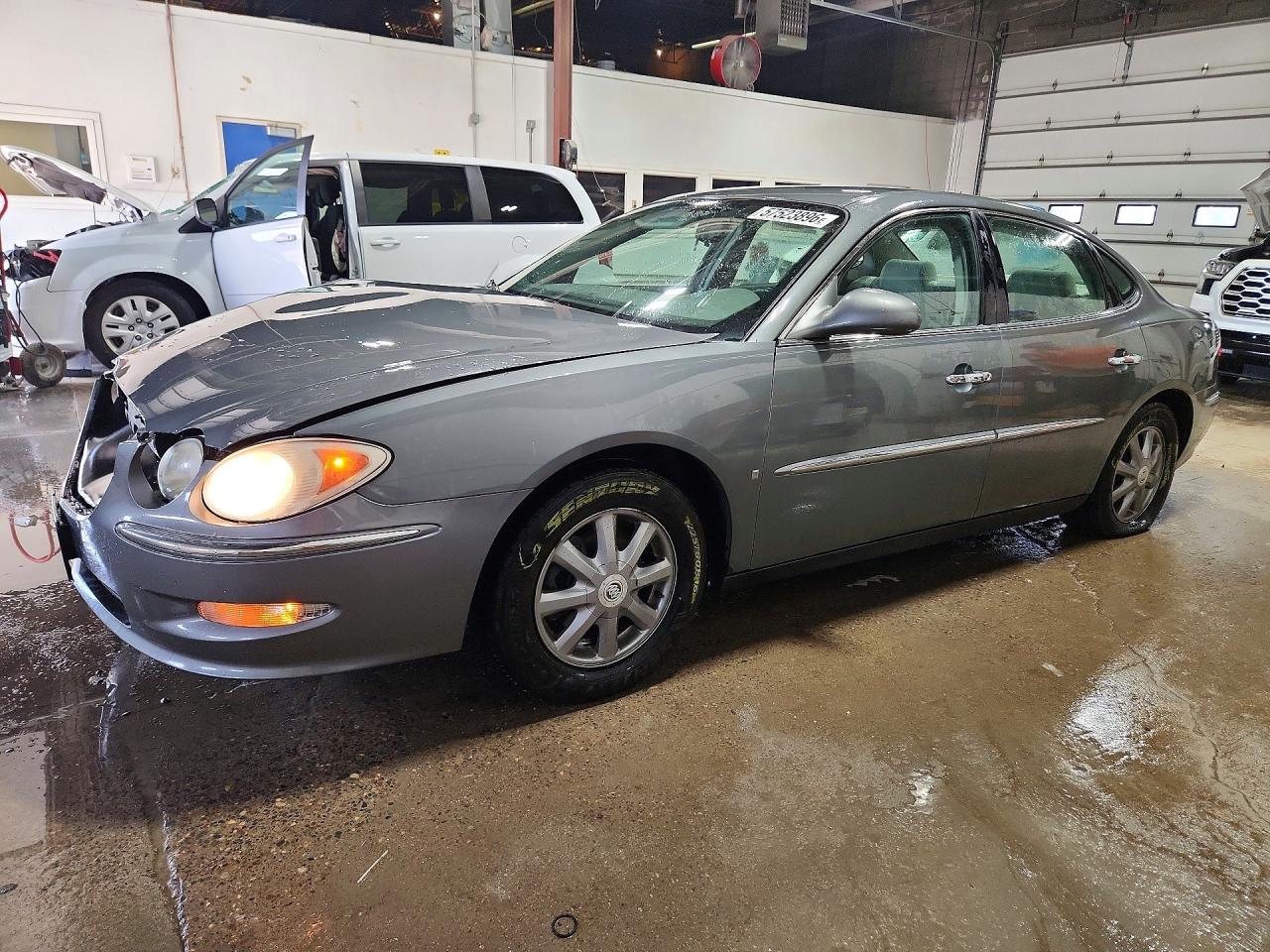 2009 Buick LaCrosse CX, VIN 2G4WC582491103424 — Перед