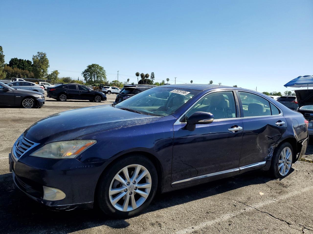 2012 Lexus ES 330, VIN JTHBK1EG9C2492386 — Side