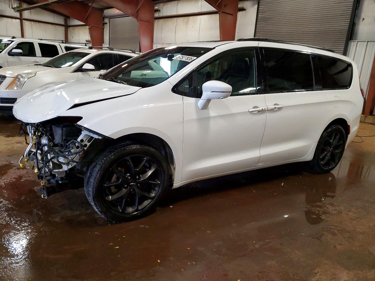 2022 Chrysler Pacifica Limited, VIN 2C4RC3GG1NR184784 — Перед