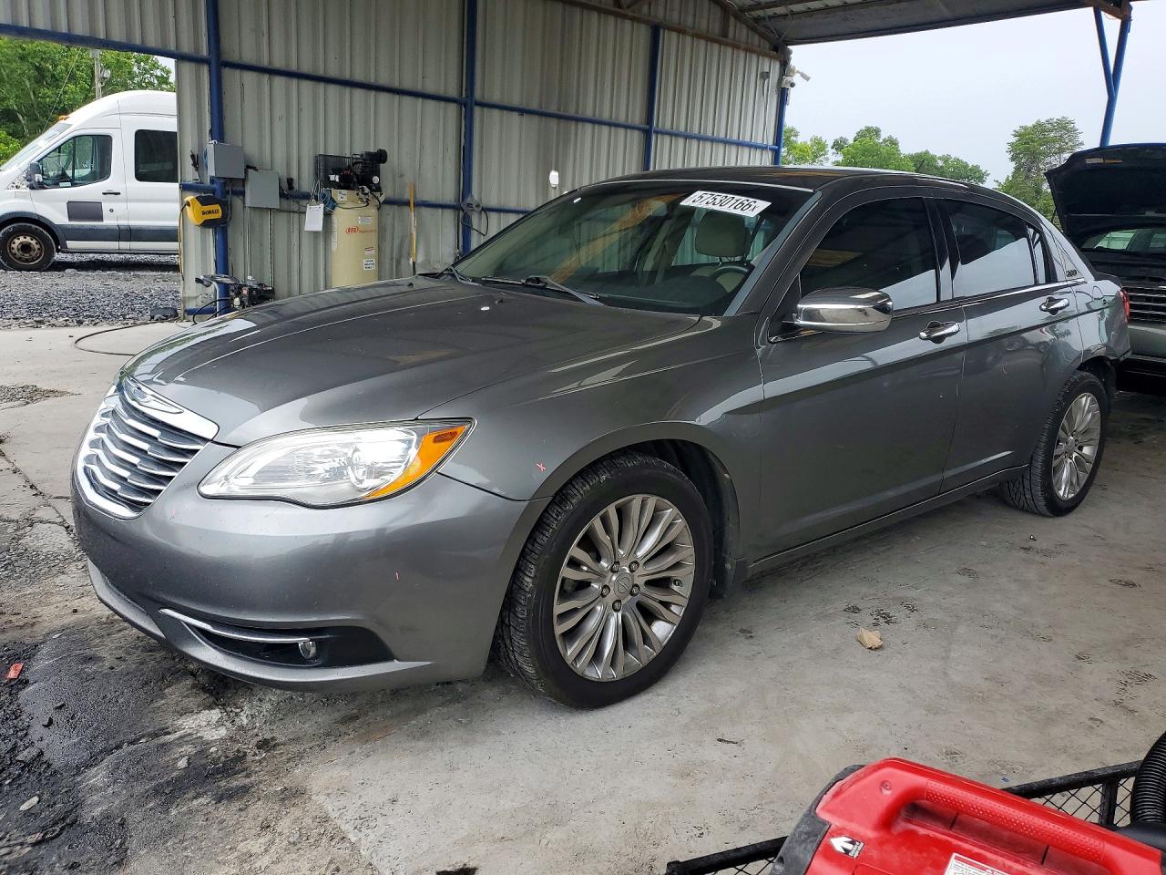 2012 Chrysler 200 Limited, VIN 1C3CCBCG0CN152042 — Rear end