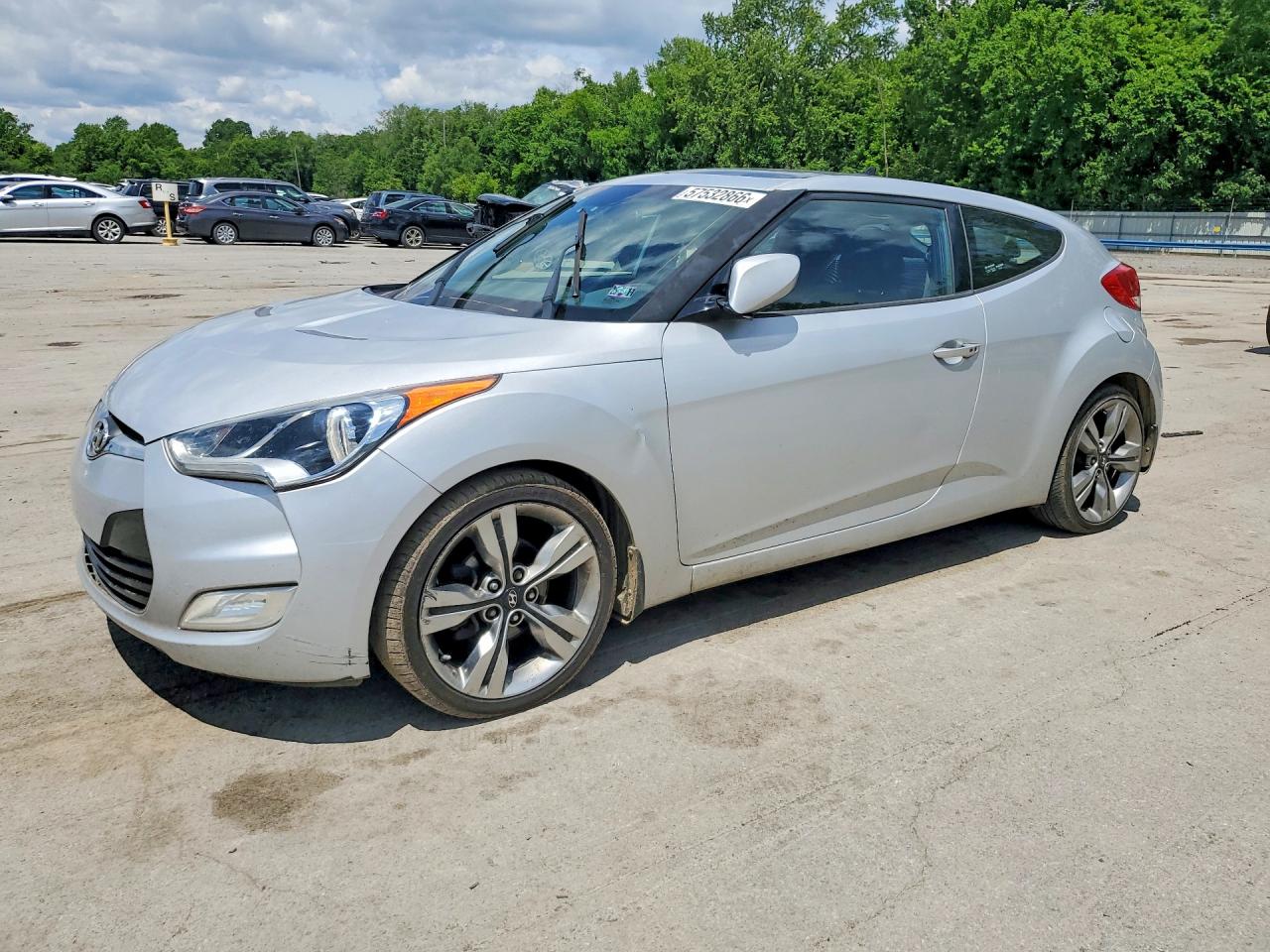 2015 Hyundai Veloster, VIN KMHTC6AD5FU232129 — Перед