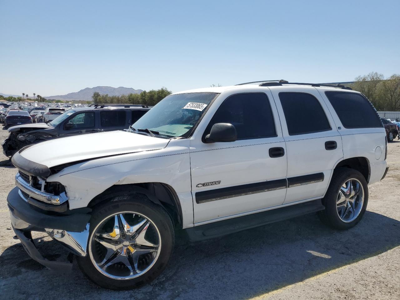 2000 Chevrolet Tahoe LS, VIN 1GNEK13T7YJ146064 — Front end