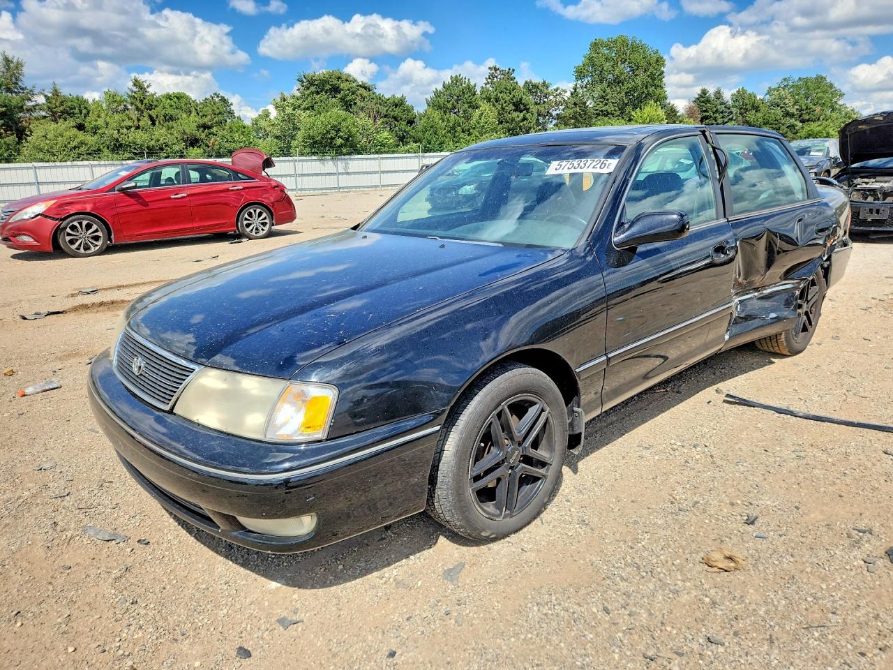 1998 Toyota Avalon XLS, VIN 4T1BF18B2WU250825 — Side