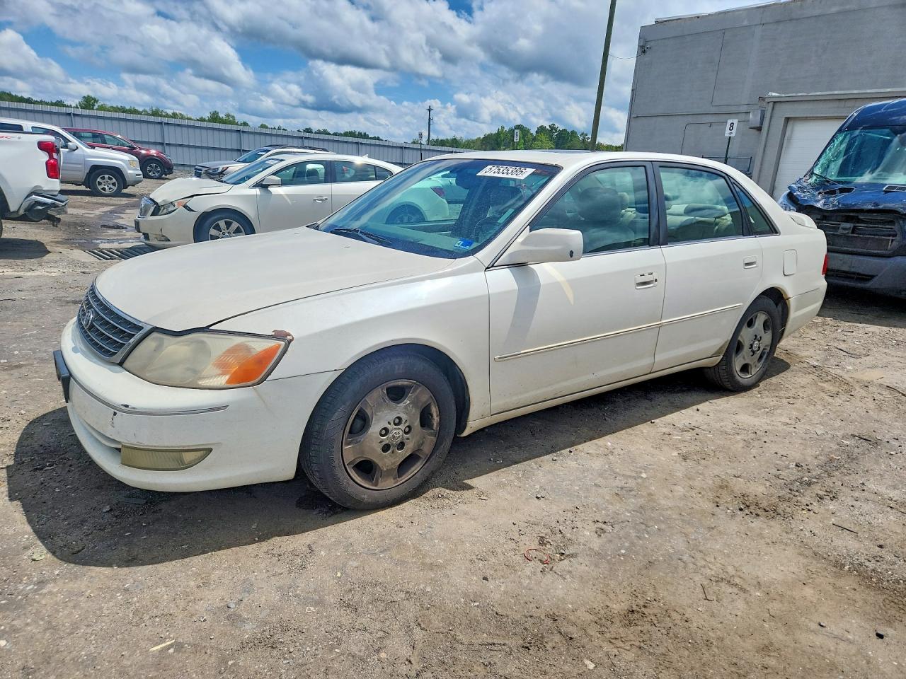 2003 Toyota Avalon XL, VIN 4T1BF28B73U294238 — Front end