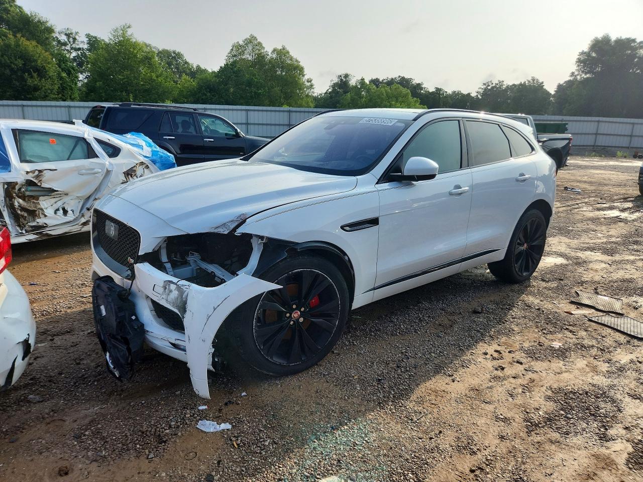 2019 Jaguar F-Pace S, VIN SADCM2FV8KA607040 — Front end
