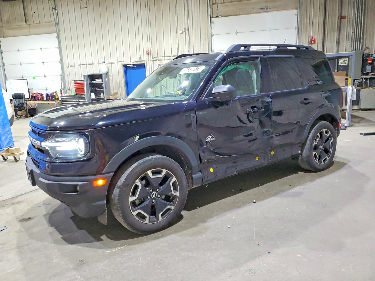2023 Ford Bronco Sport Outer Banks, VIN 3FMCR9C6XPRD52483 — Side