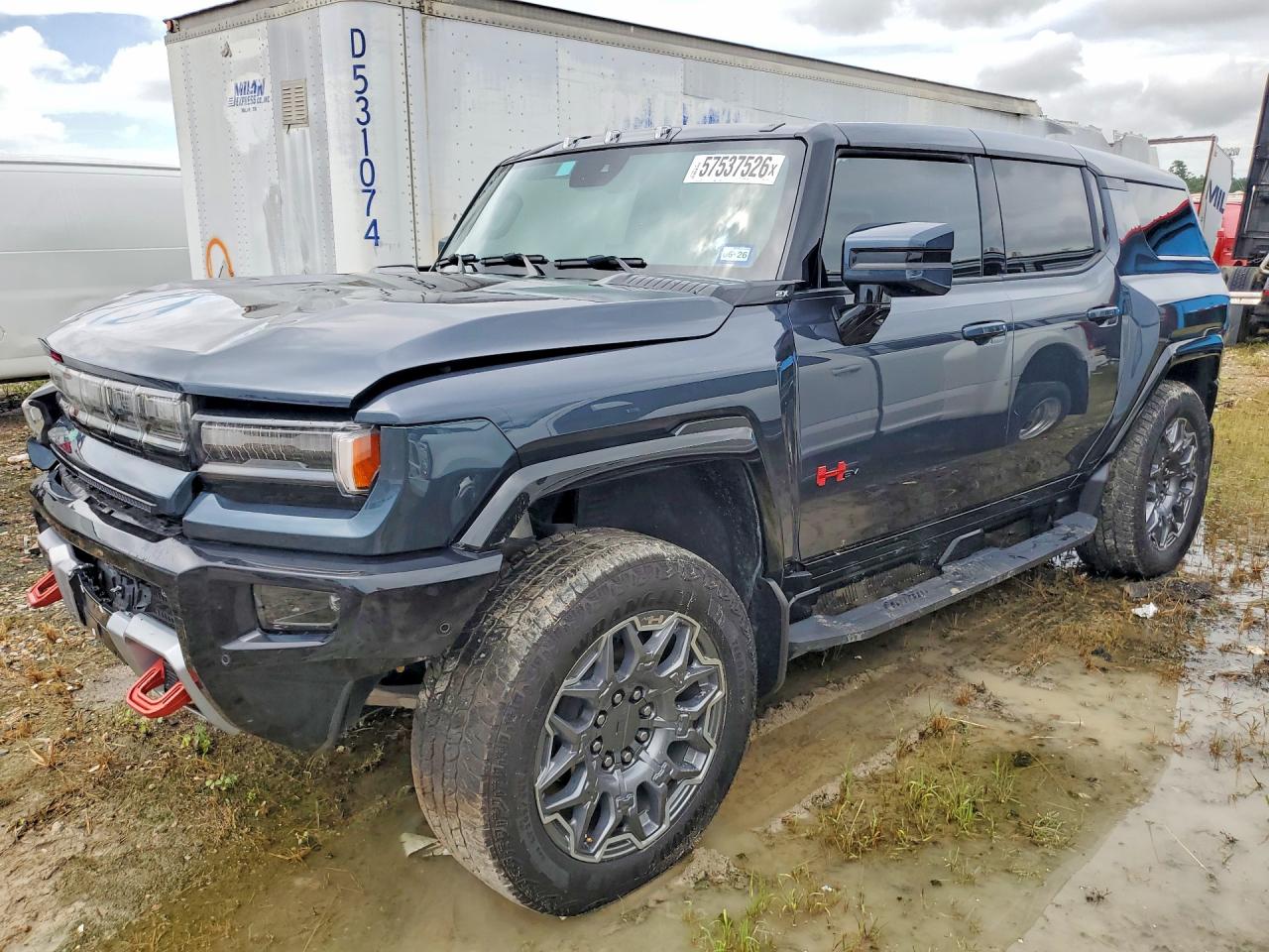 2025 GMC Hummer EV 2X, VIN 1GKT0NDE1SU118221 — Front end