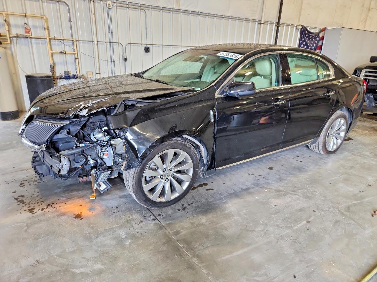 2015 Lincoln MKS, VIN 1LNHL9EK0FG601199 — Front end