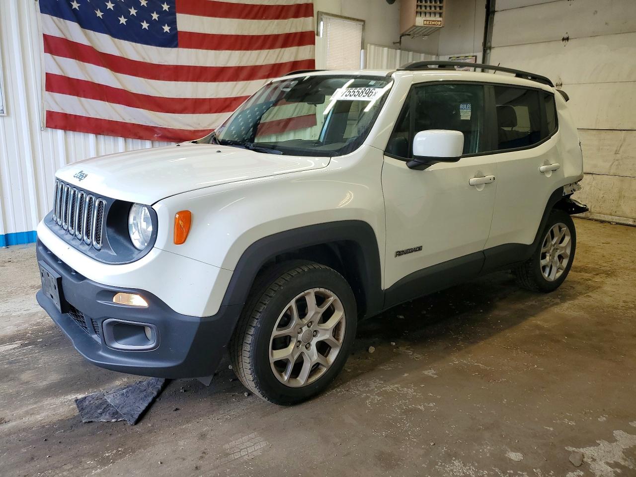 2017 Jeep Renegade Altitude, VIN ZACCJBBB8HPE72909 — Rear end