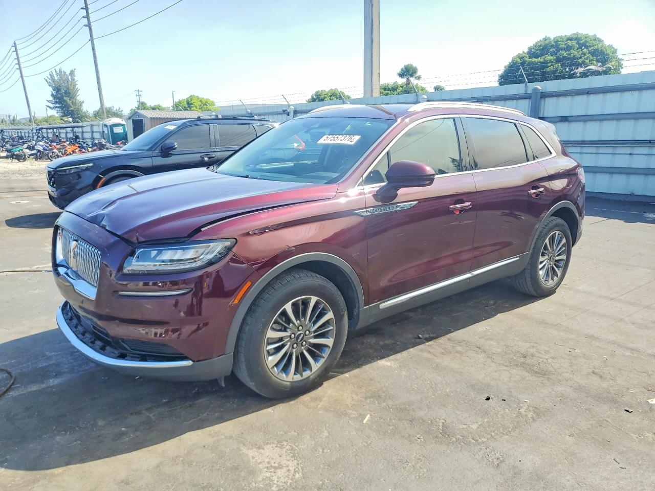 2023 Lincoln Nautilus Standard, VIN 2LMPJ8J90PBL21830 — Front end
