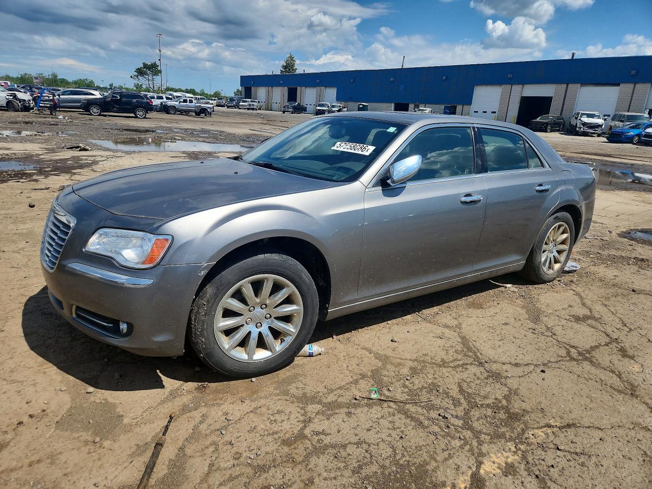 2011 Chrysler 300 Limited, VIN 2C3CA5CG4BH582736 — Minor dents and scratches