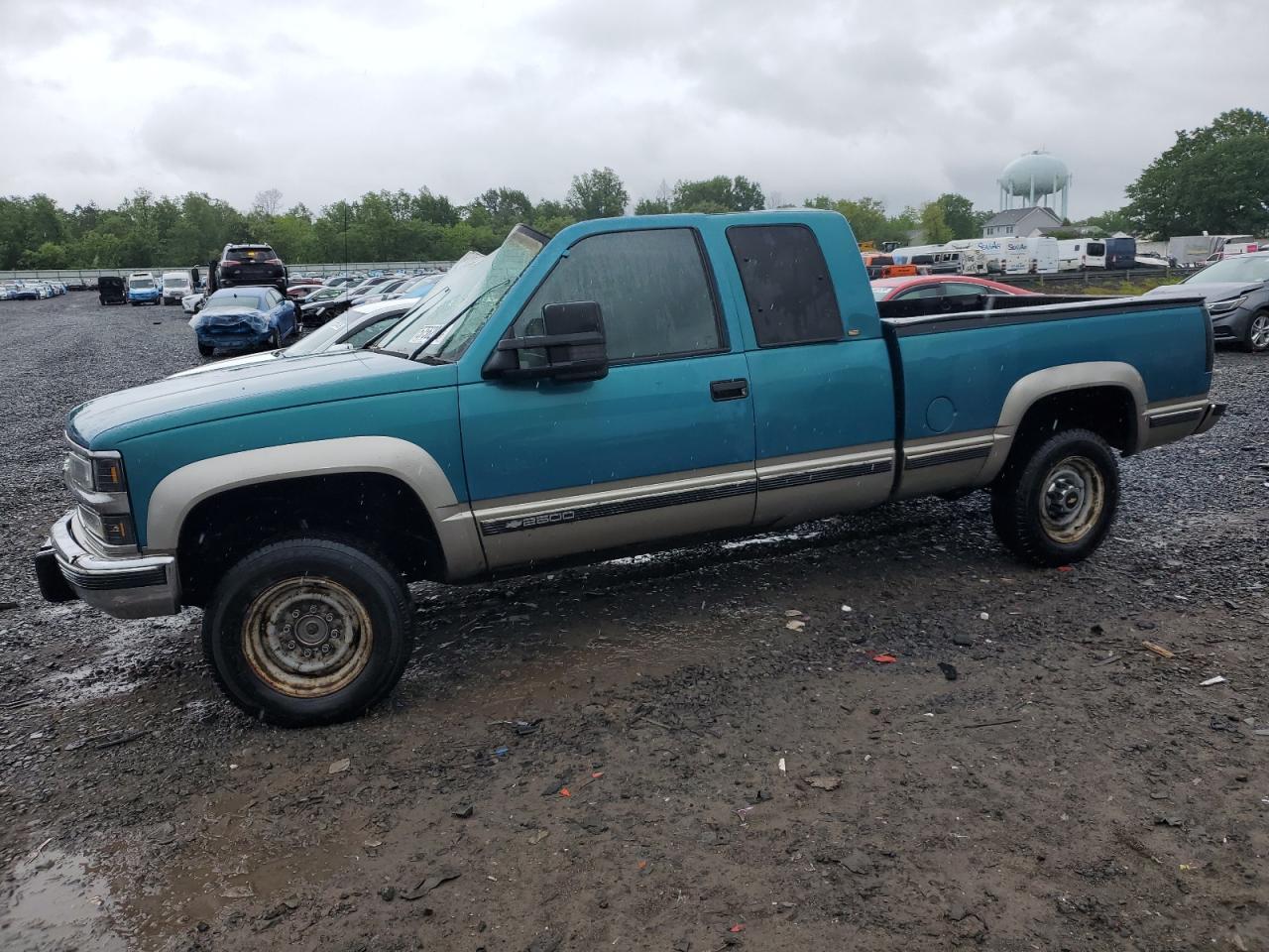 1998 Chevrolet K2500, VIN 1GCGK29F5WE174444 — Roof