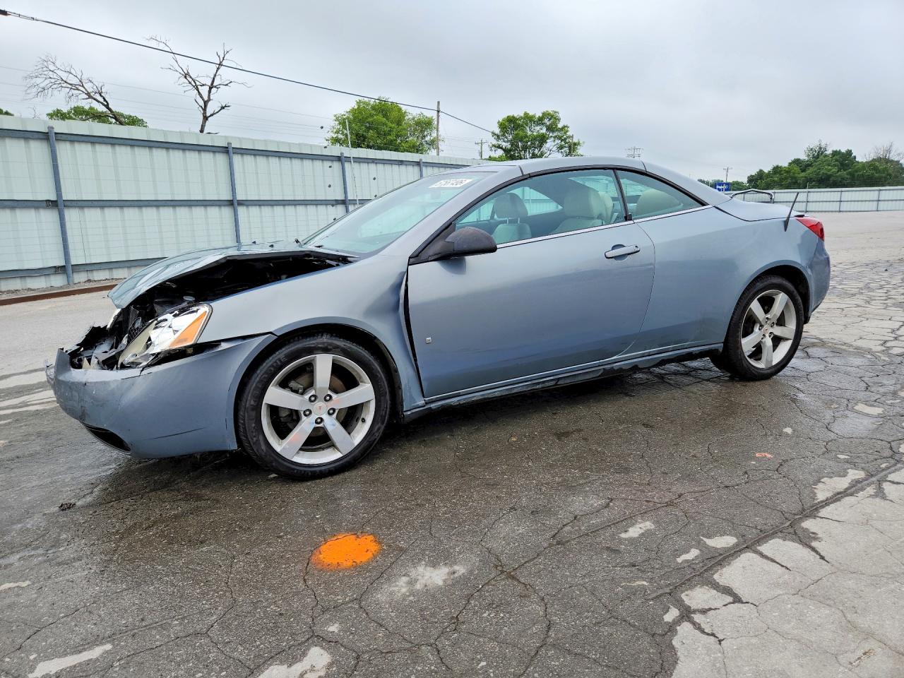 2007 Pontiac G6 GT, VIN 1G2ZH351374245790 — Front end
