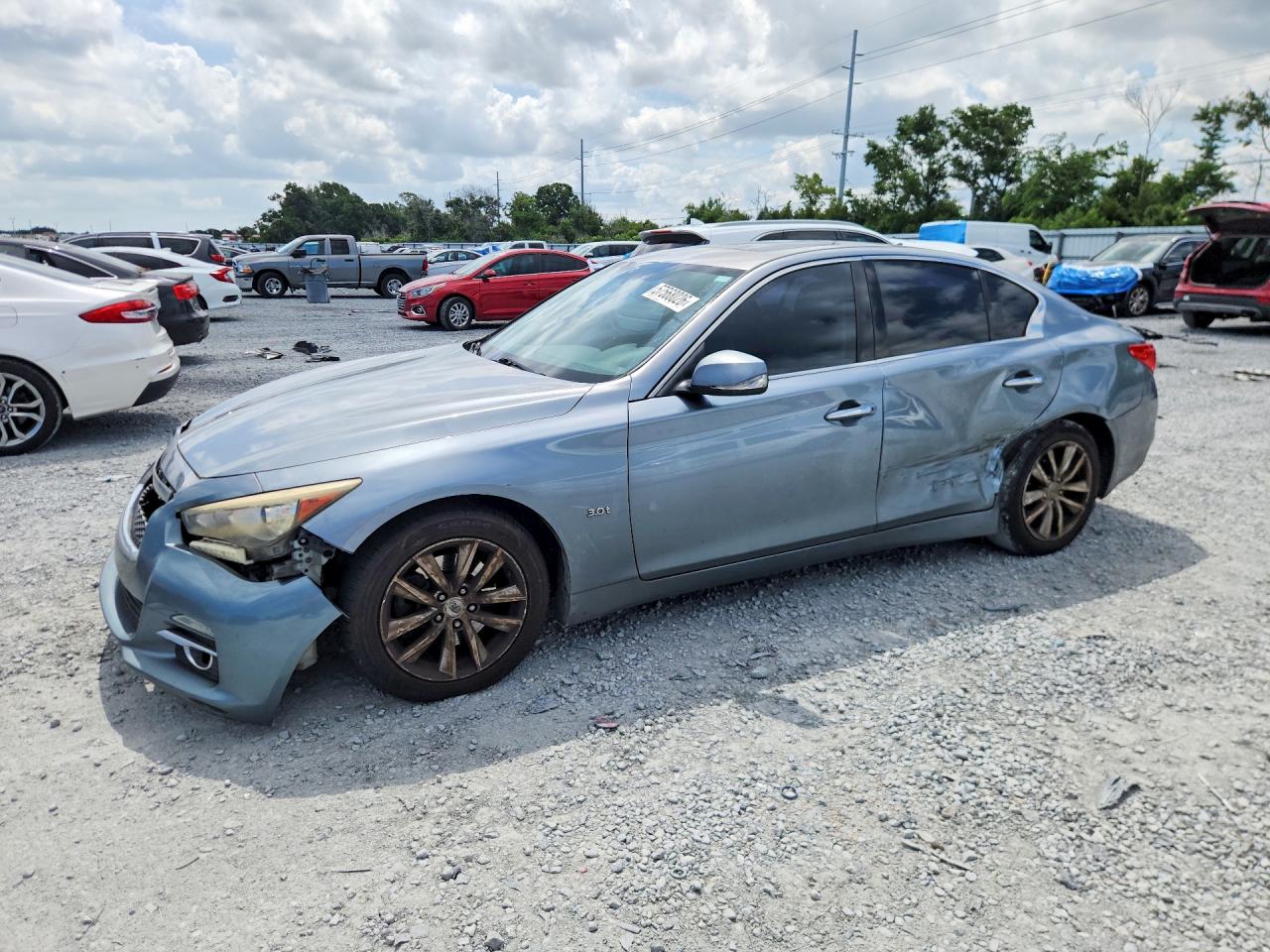 2017 Infiniti Q50 Premium, VIN JN1EV7AP3HM742119 — Side