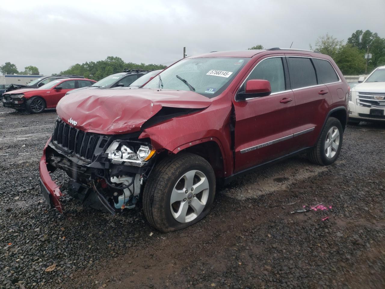 2013 Jeep Grand Cherokee Laredo, VIN 1C4RJFAGXDC609622 — Front end
