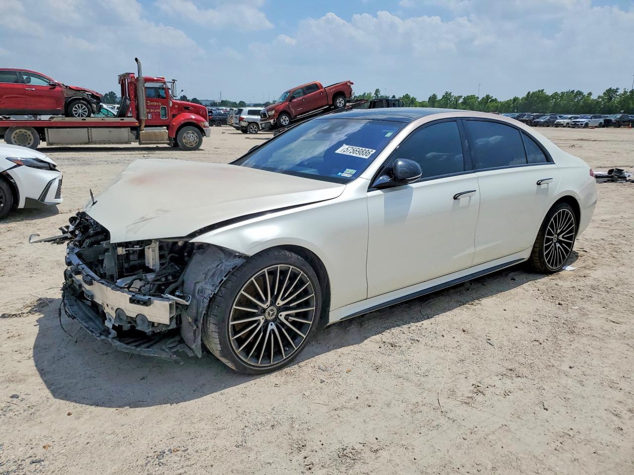 2021 Mercedes-Benz S 580, VIN W1K6G7GBXMA027329 — Front end