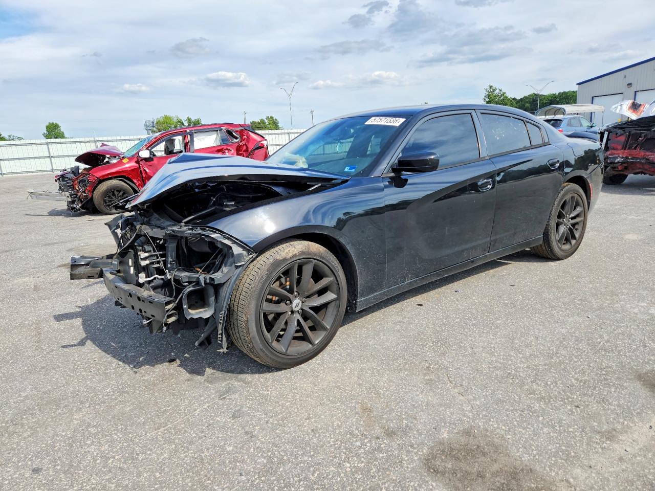 2015 Dodge Charger SE, VIN 2C3CDXBG3FH862237 — Front end