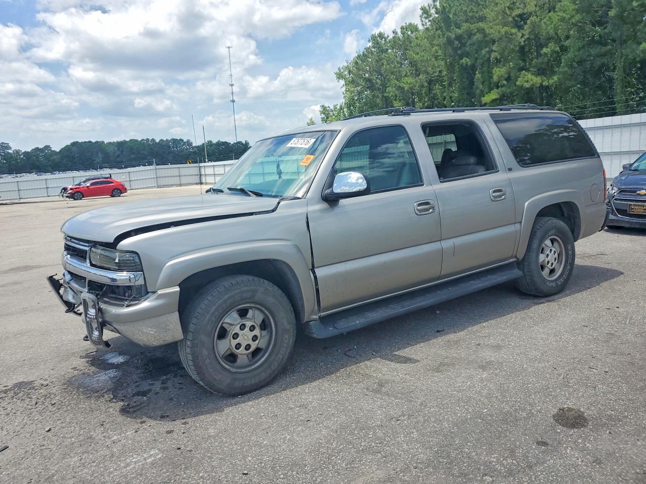 2002 Chevrolet Suburban LT, VIN 1GNFK16Z12J218839 — Front end