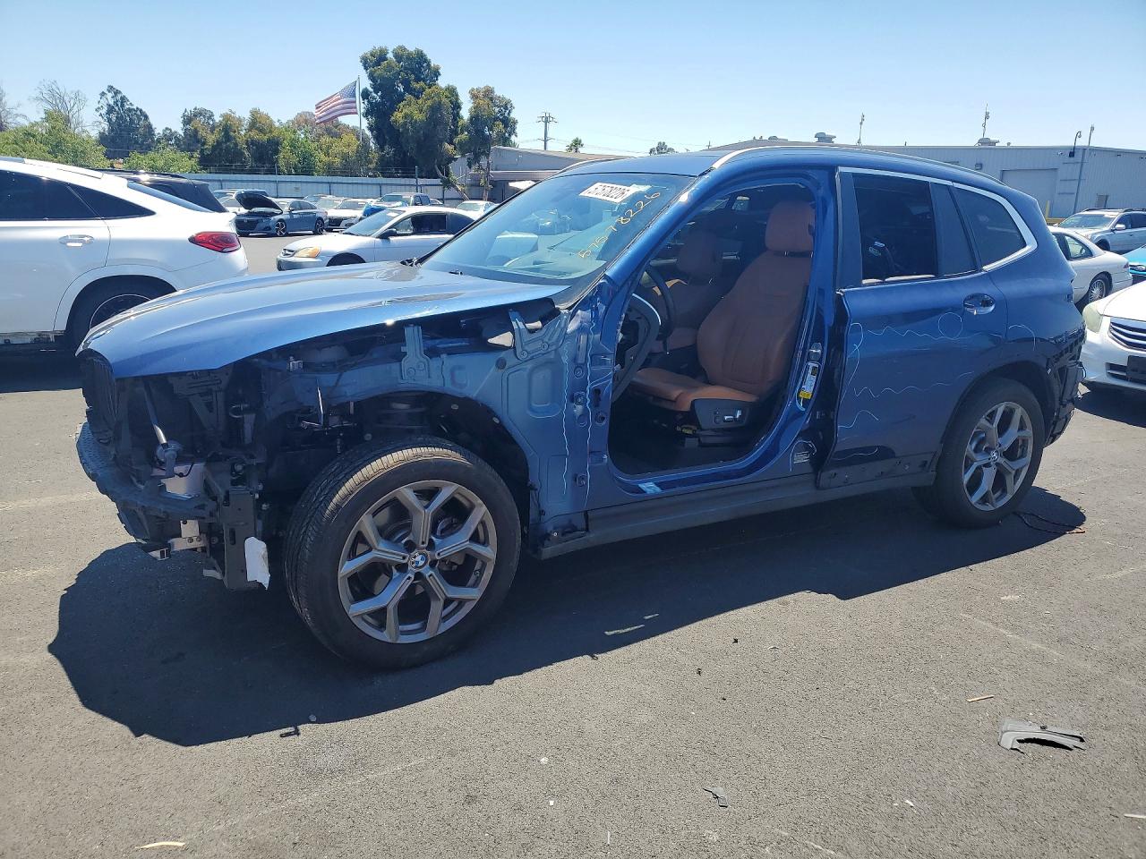 2021 BMW X3 sDrive30i, VIN 5UXTY3C00M9G33460 — Front end