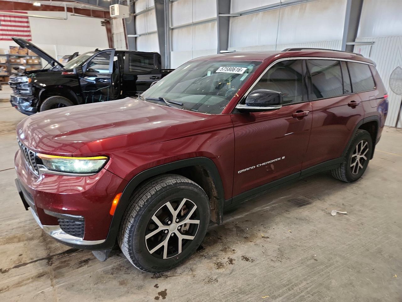 2023 Jeep Grand Cherokee Limited, VIN 1C4RJKBG5P8813467 — Град