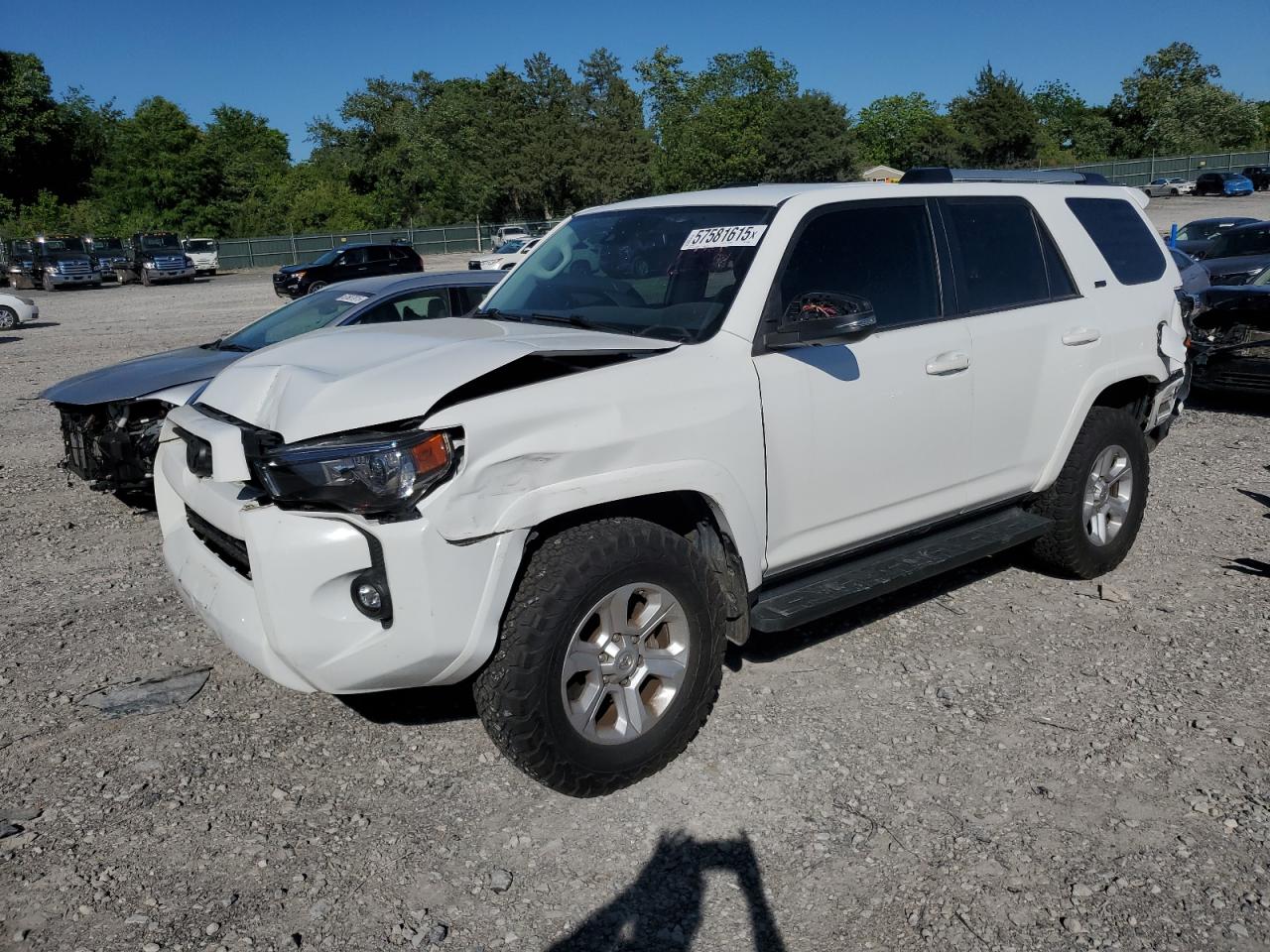 2021 Toyota 4Runner SR5 Premium, VIN JTENU5JR8M5936098 — Front end