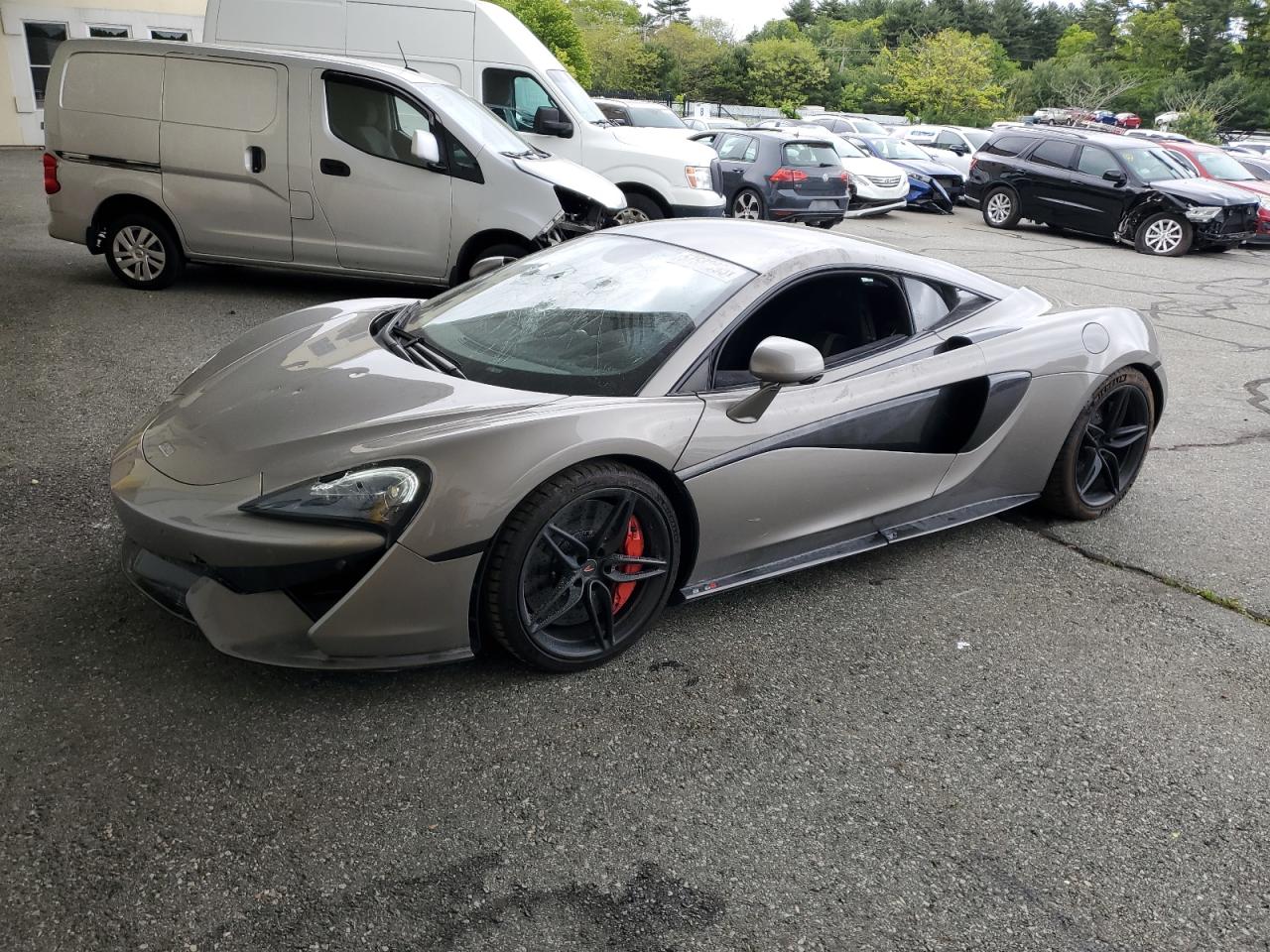 2017 McLaren 570S, VIN SBM13DAA7HW003763 — Вандализм