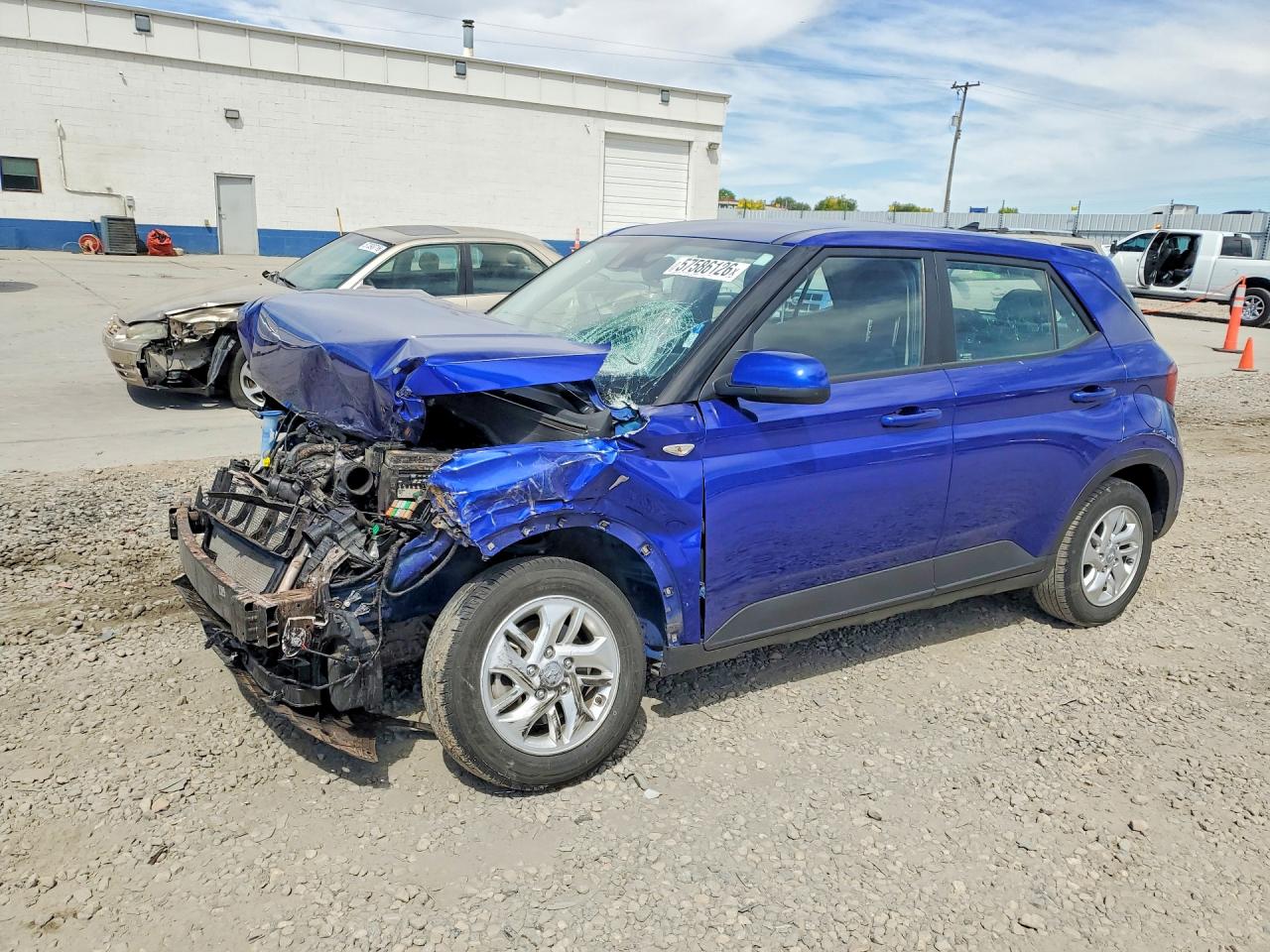 2022 Hyundai Venue SE, VIN KMHRB8A38NU169185 — Front end