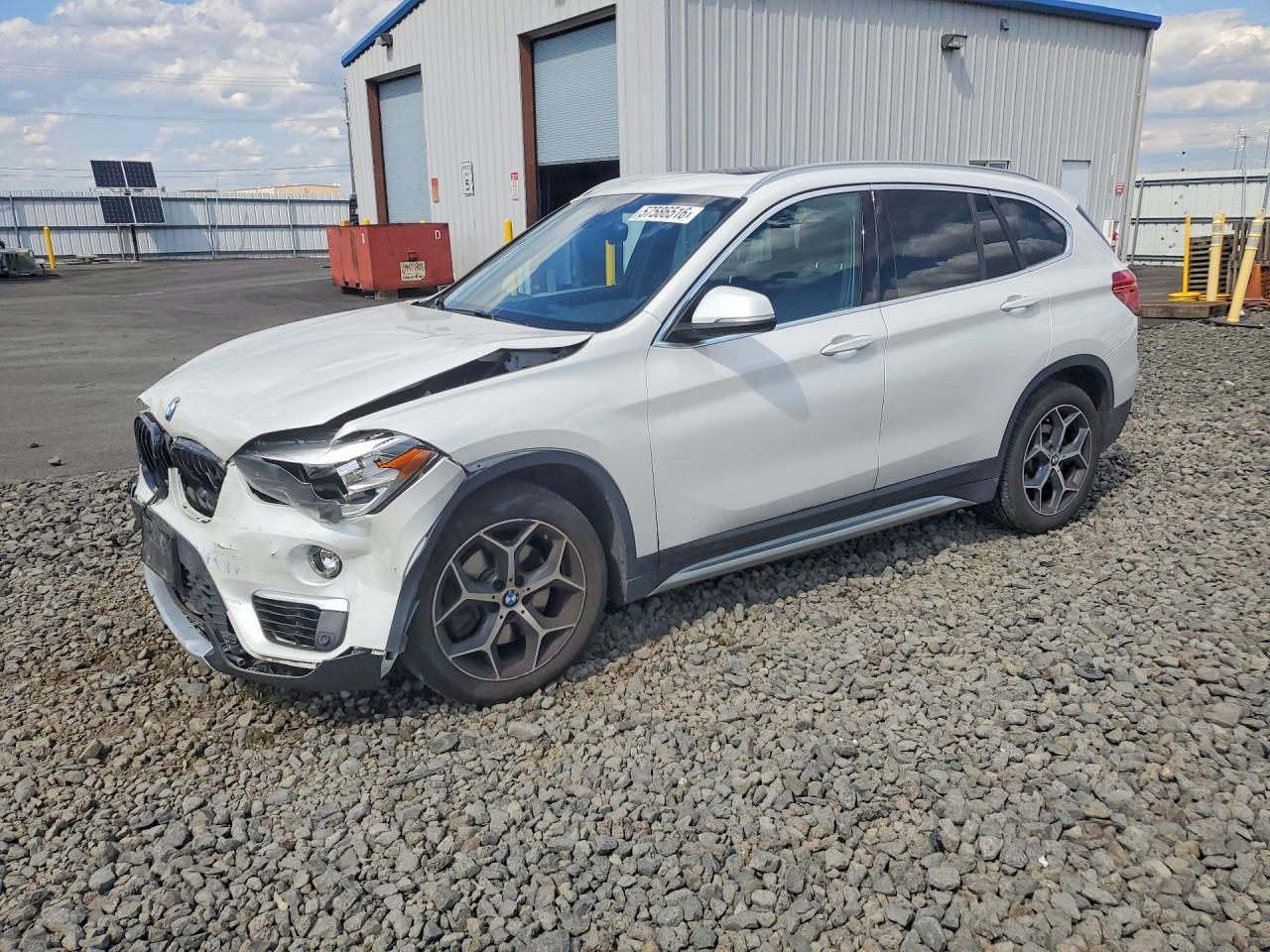 2018 BMW X1 xDrive28i, VIN WBXHT3C3XJ3H31297 — Front end