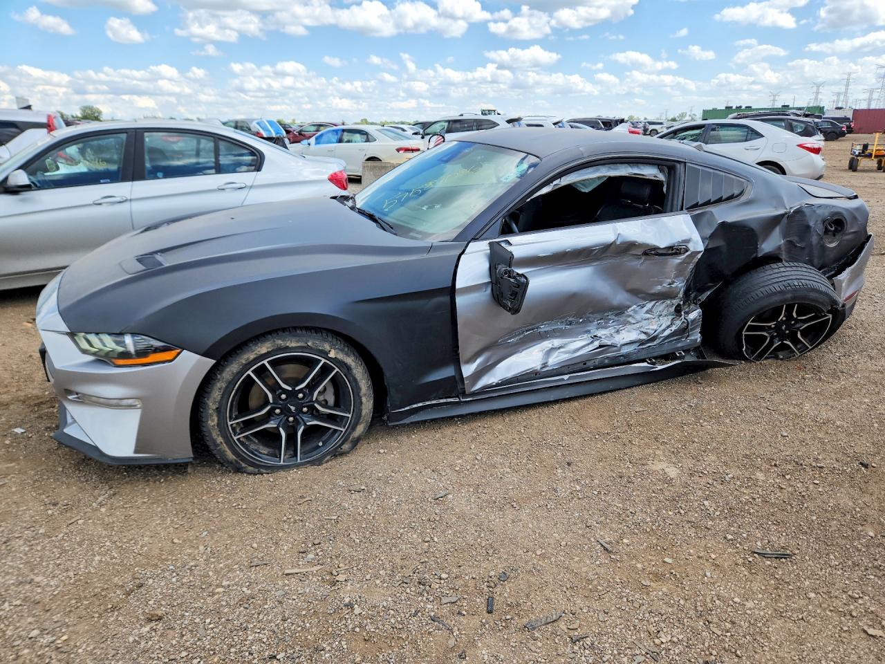 2022 Ford Mustang EcoBoost Premium, VIN 1FA6P8TH8N5105231 — Side