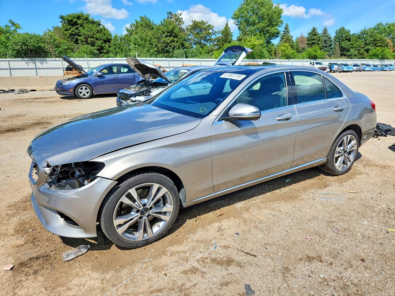 2019 Mercedes-Benz C 300, VIN 55SWF8EB2KU301616 — Front end