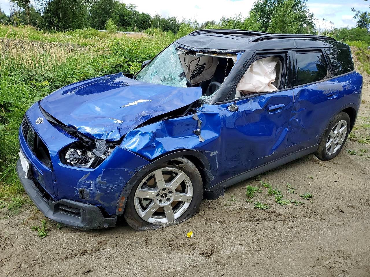 2026 MINI Countryman S, VIN WMZ23GA05T7V32332 — Side