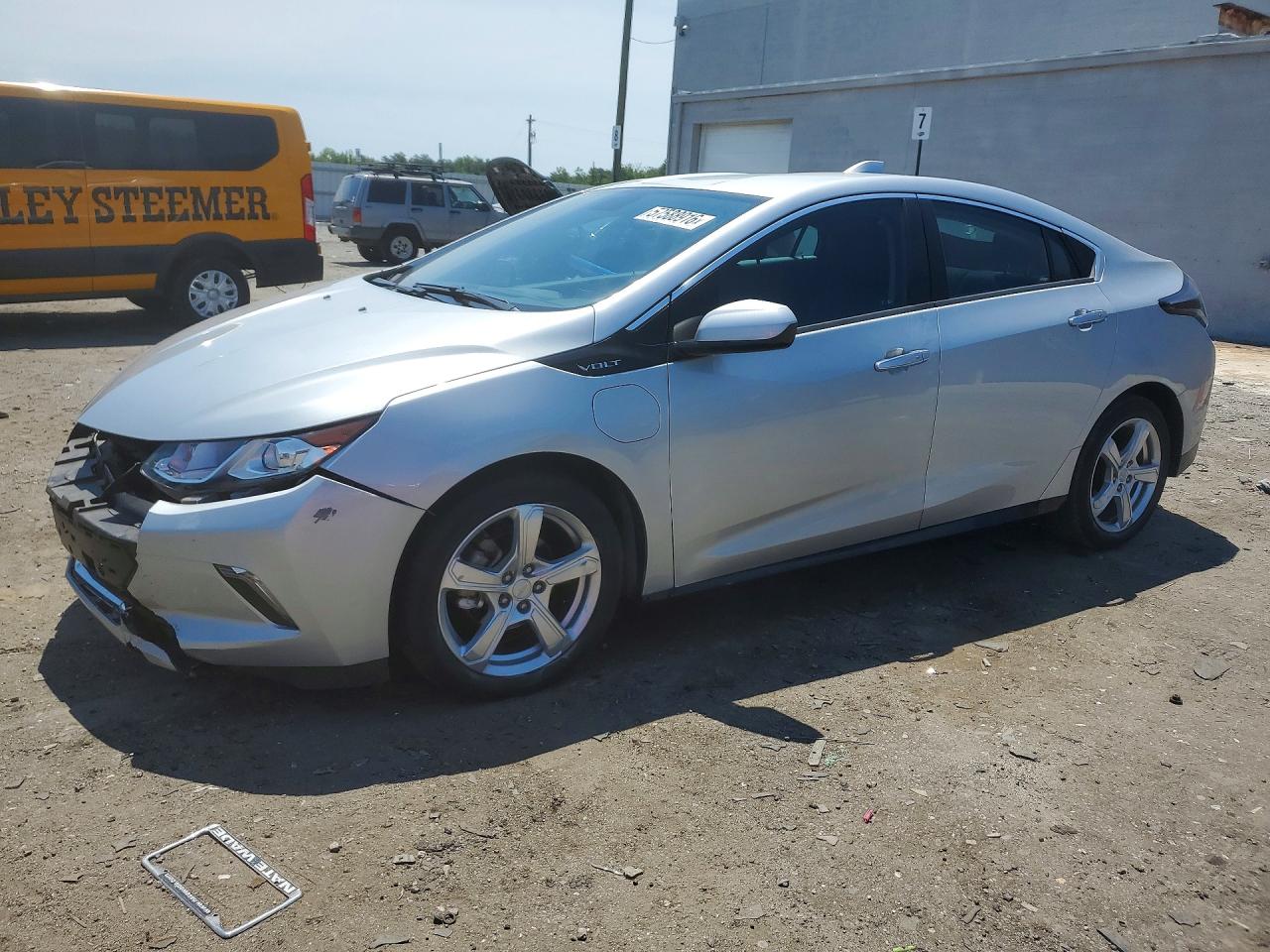 2017 Chevrolet Volt LT, VIN 1G1RC6S56HU193083 — Front end