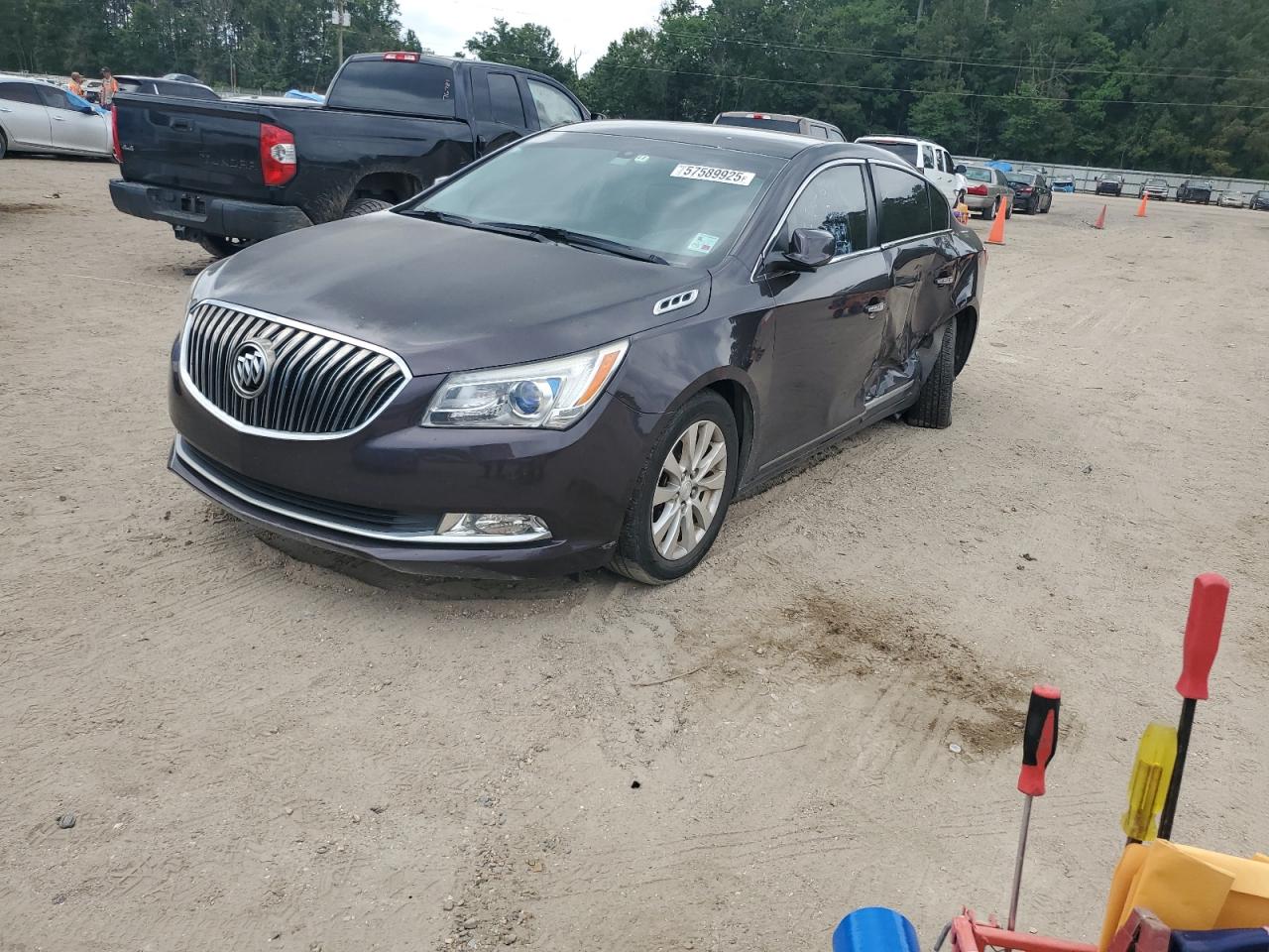 2015 Buick LaCrosse, VIN 1G4GA5GRXFF316181 — Бок