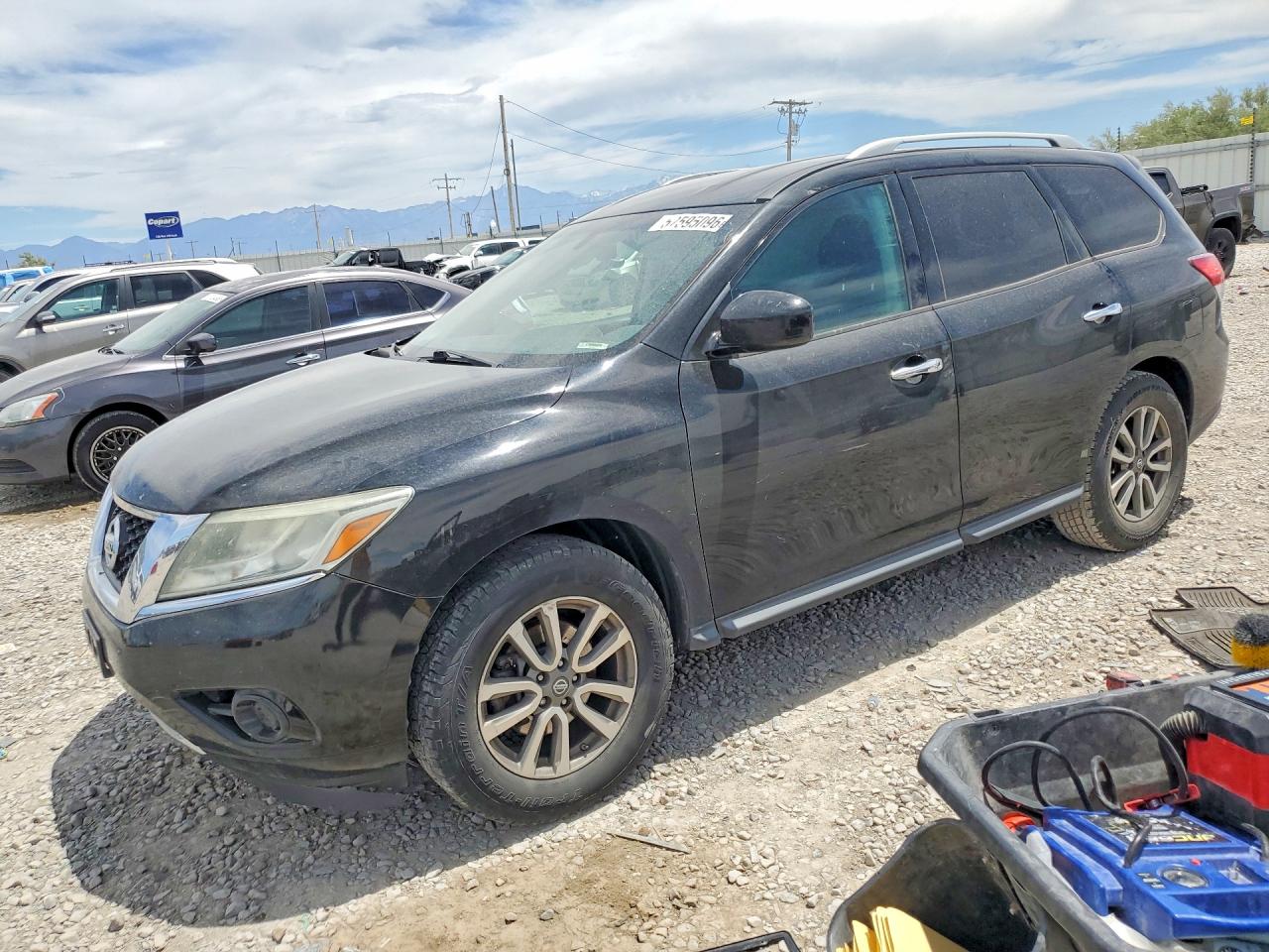 2014 Nissan Pathfinder Platinum, VIN 5N1AR2MM5EC710970 — Front end