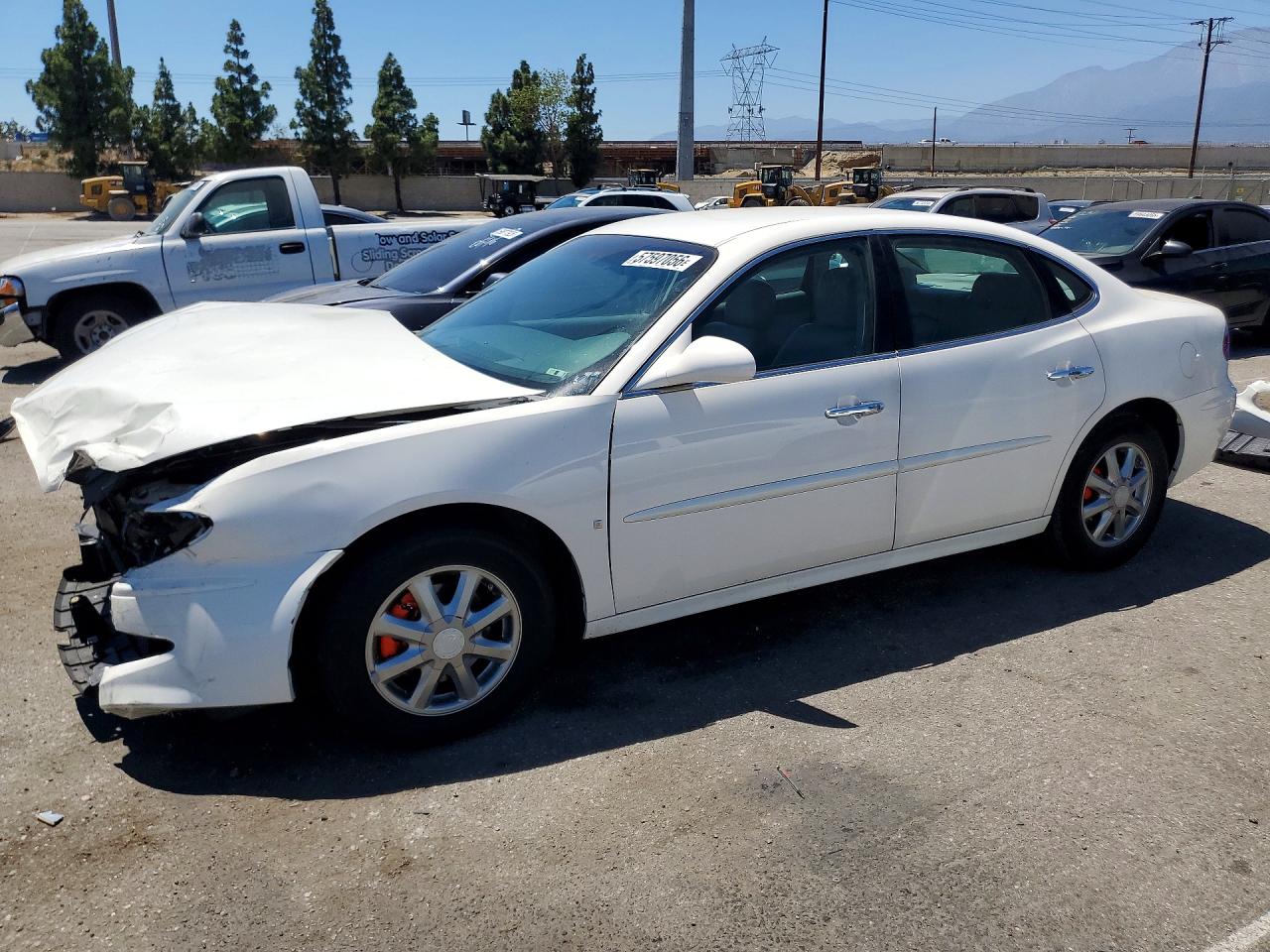 2007 Buick LaCrosse CXL, VIN 2G4WD552871114392 — Перед