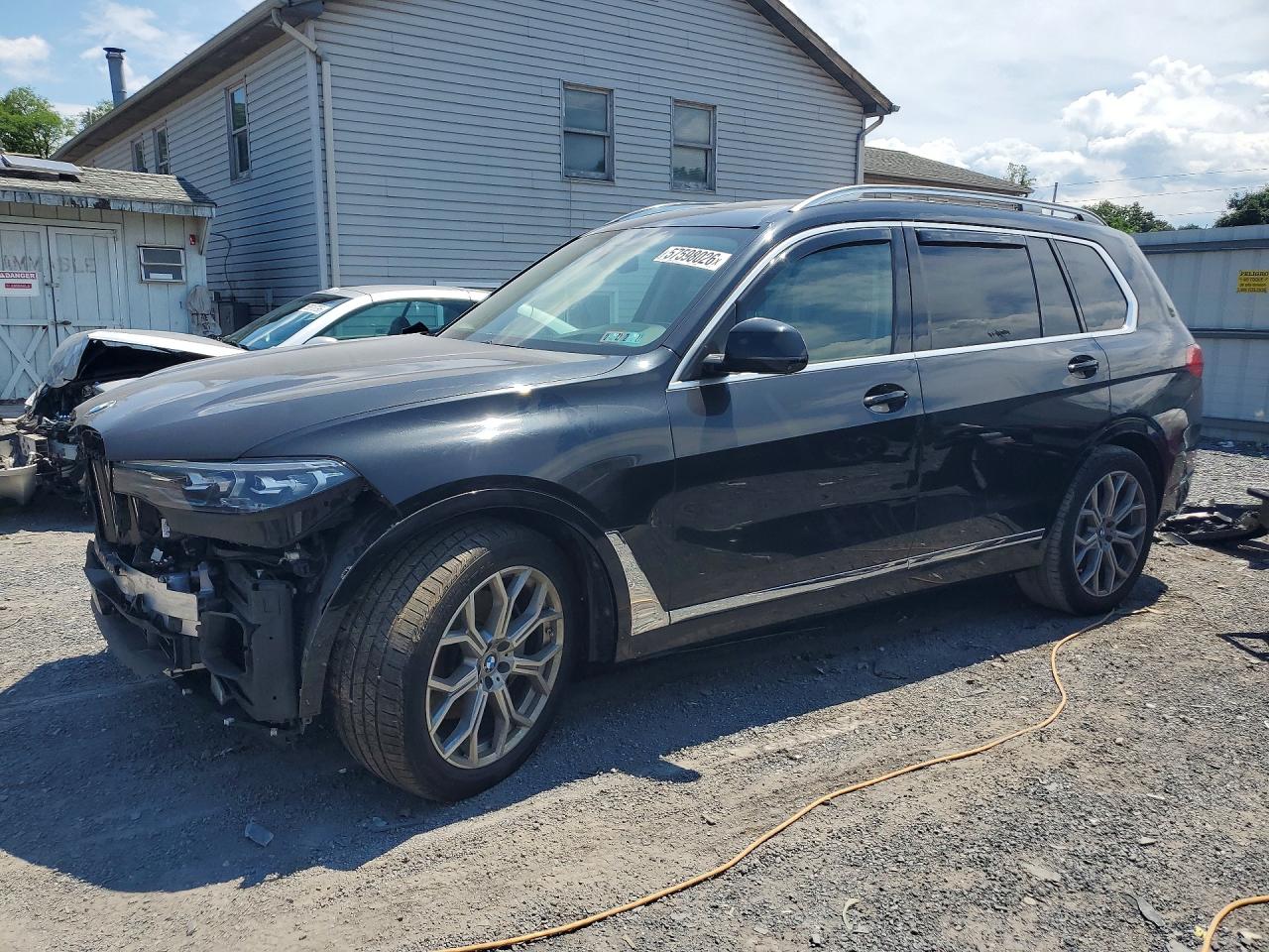 2019 BMW X7 xDrive50i, VIN 5UXCX4C54KLS36044 — Front end