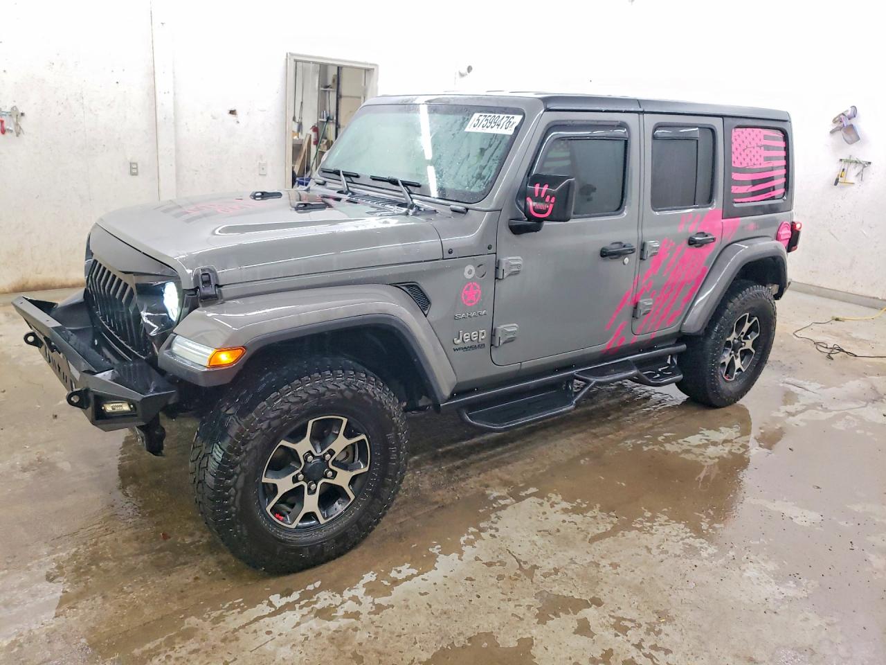 2018 Jeep Wrangler Unlimited Sahara, VIN 1C4HJXEN4JW237053 — Front end