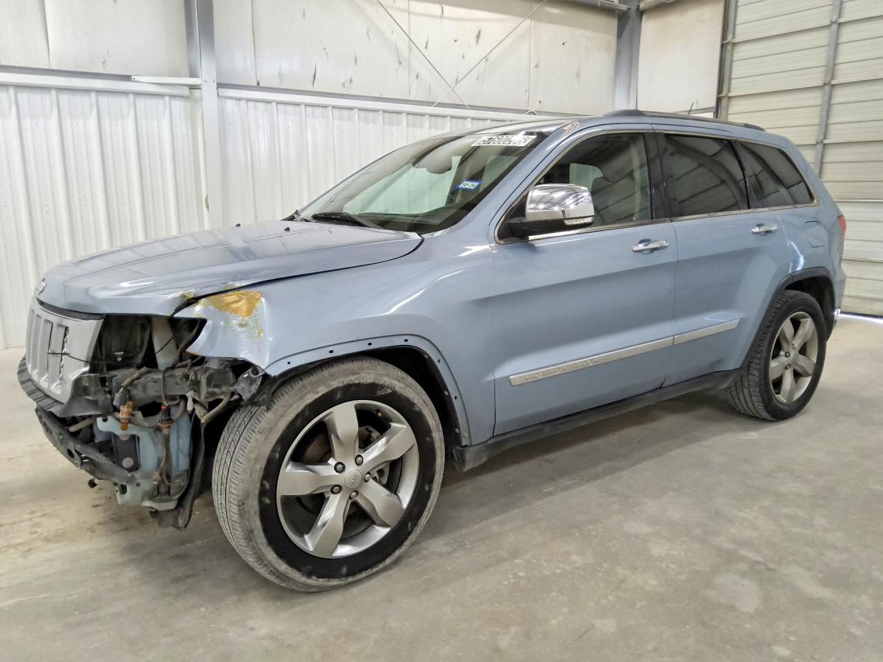 2013 Jeep Grand Cherokee Overland, VIN 1C4RJFCG0DC522776 — Front end