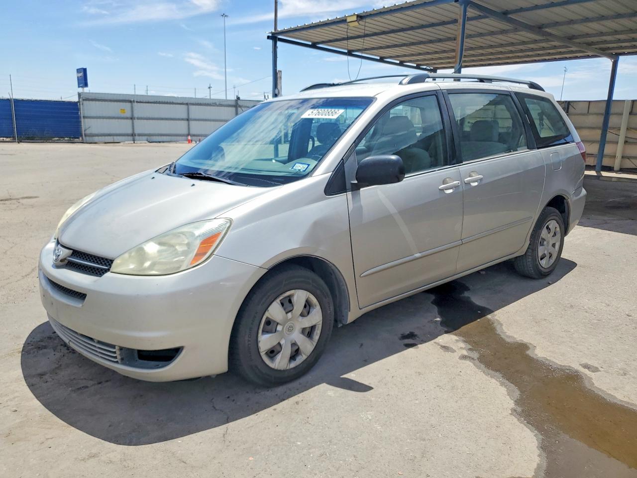 2005 Toyota Sienna LE, VIN 5TDZA23C45S322831 — Front end