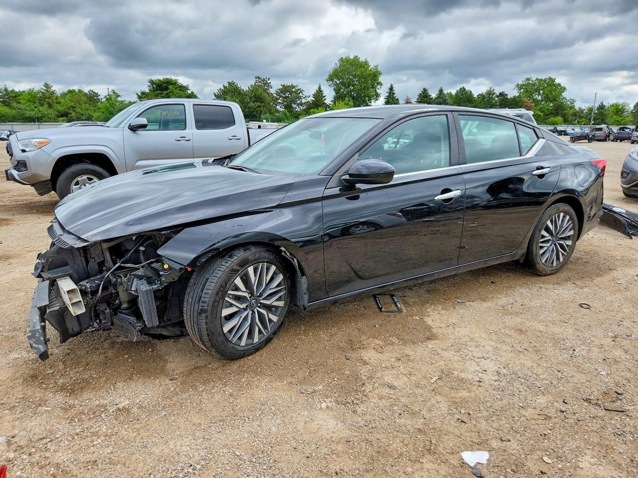 2023 Nissan Altima SV, VIN 1N4BL4DV7PN347406 — Front end