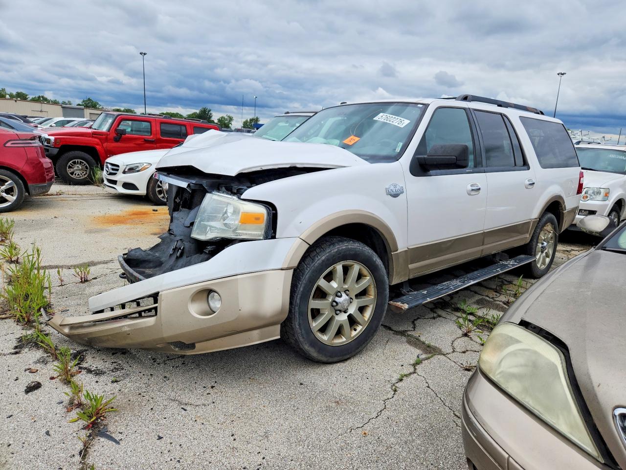 2011 Ford Expedition Max XLT, VIN 1FMJK1J53BEF37395 — Front end