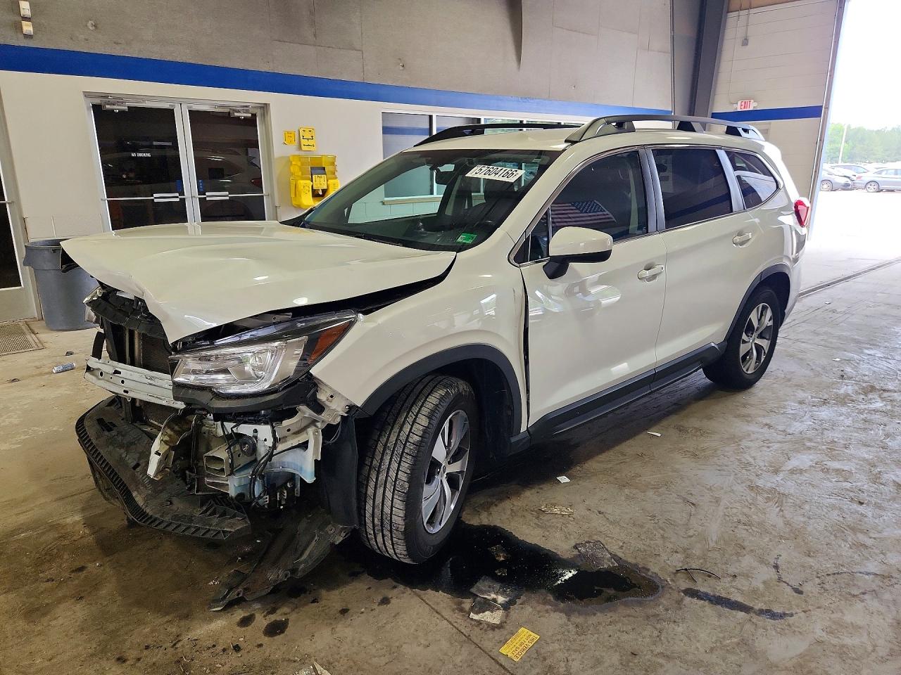 2021 Subaru Ascent Premium, VIN 4S4WMAFD9M3474933 — Front end