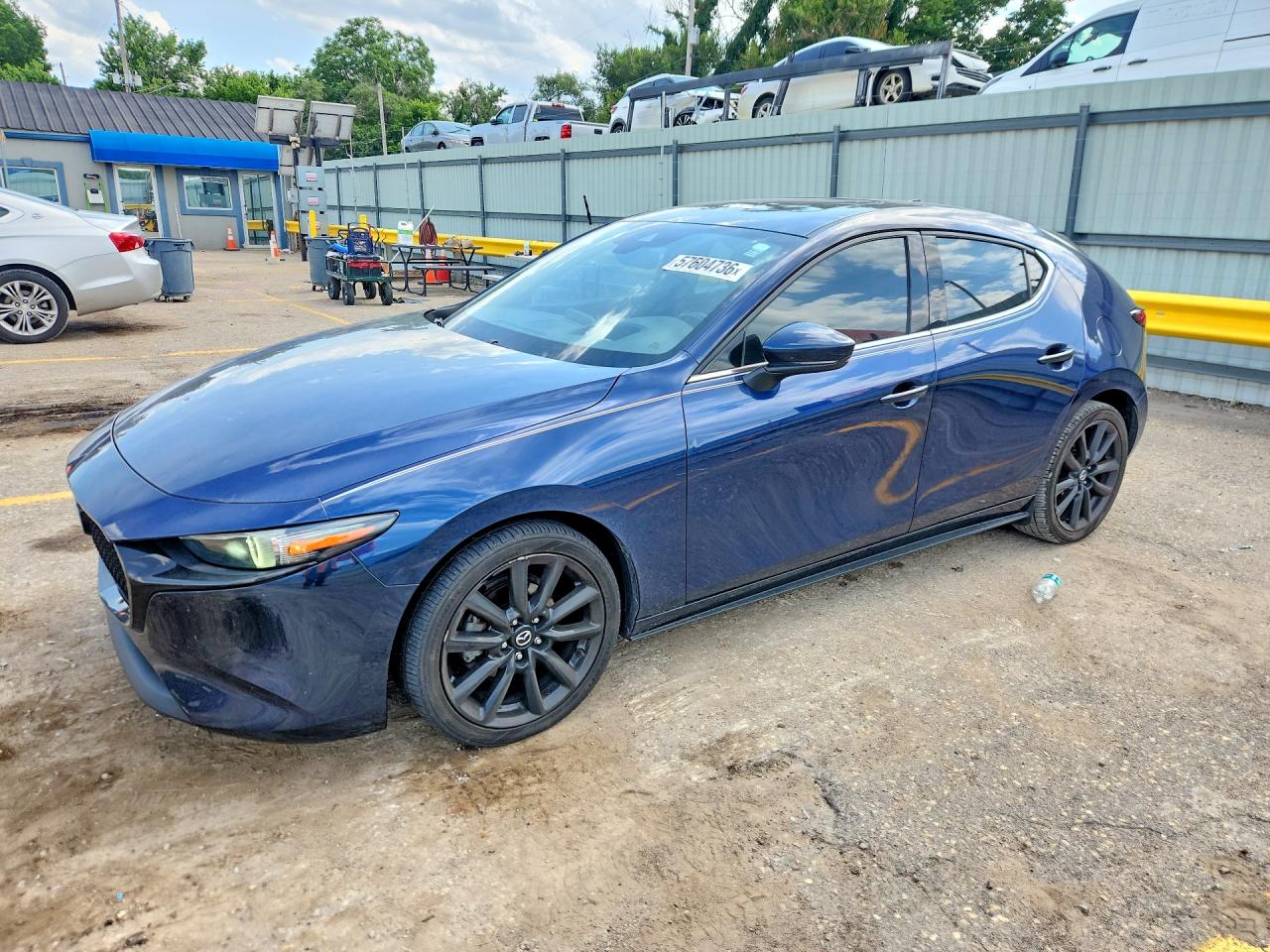 2020 Mazda 3 Premium, VIN JM1BPANM8L1170708 — Град