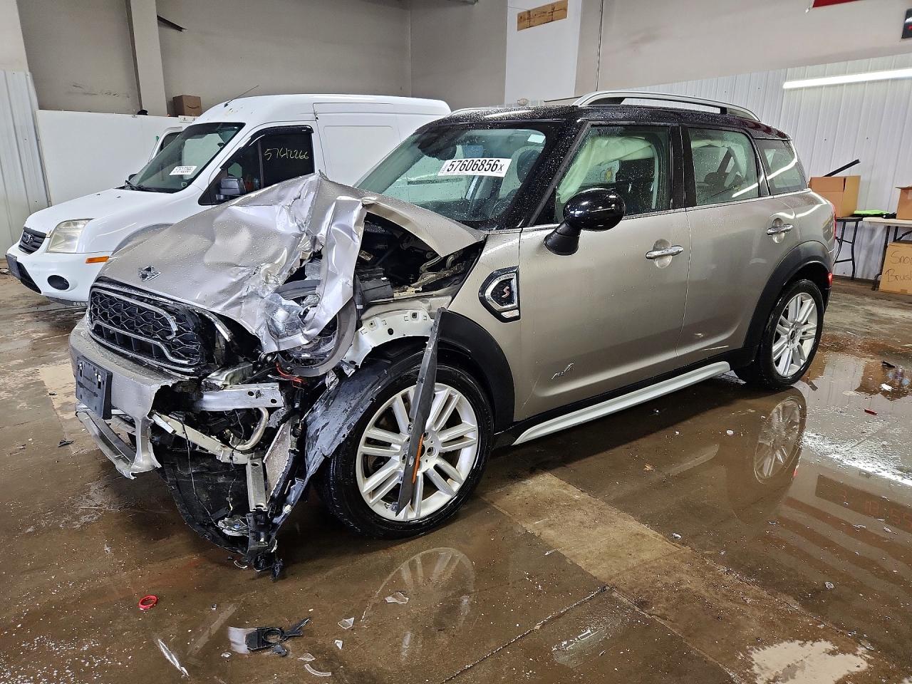 2018 MINI Countryman Cooper S, VIN WMZYT5C37J3E60577 — Front end
