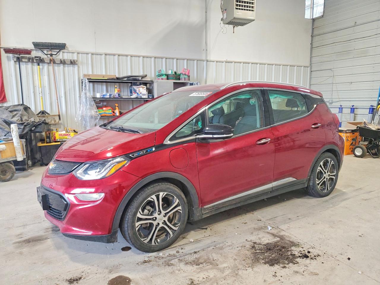 2021 Chevrolet Bolt EV Premier, VIN 1G1FZ6S05M4110758 — Бок