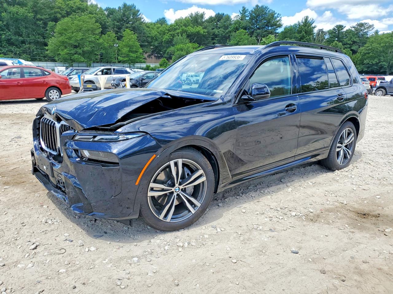 2026 BMW X7 xDrive40i, VIN 5UX23EM03T9378030 — Front end