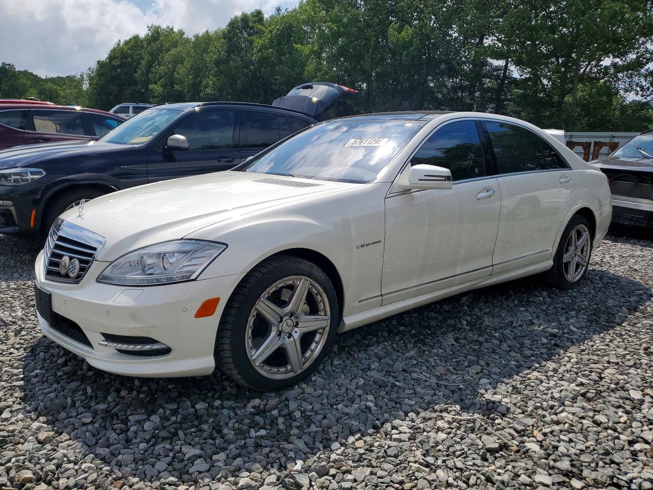 2013 Mercedes-Benz S 550, VIN WDDNG9EB8DA531212 — Minor dents and scratches