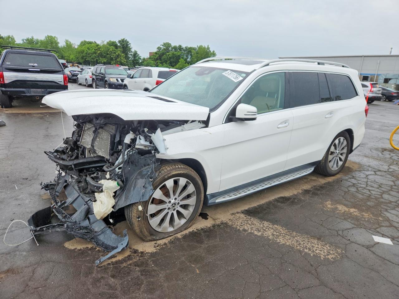 2017 Mercedes-Benz GLS 450, VIN 4JGDF6EE4HA963492 — Перед